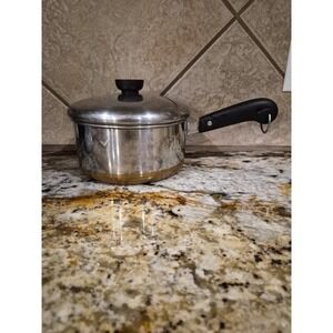 Vintage Revere Ware 1801 Copper Clad Bottom 2.5 Qt. Pot with Lid,